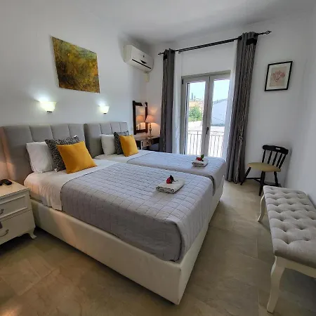 Angela 3* Kassiopi